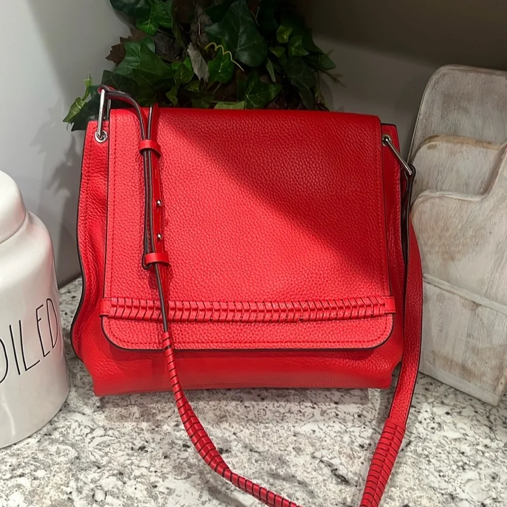 Vince Camuto vince camuto